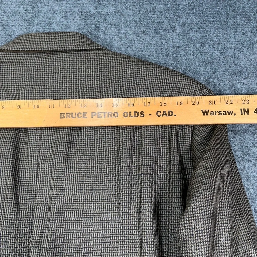 Ralph Lauren details no